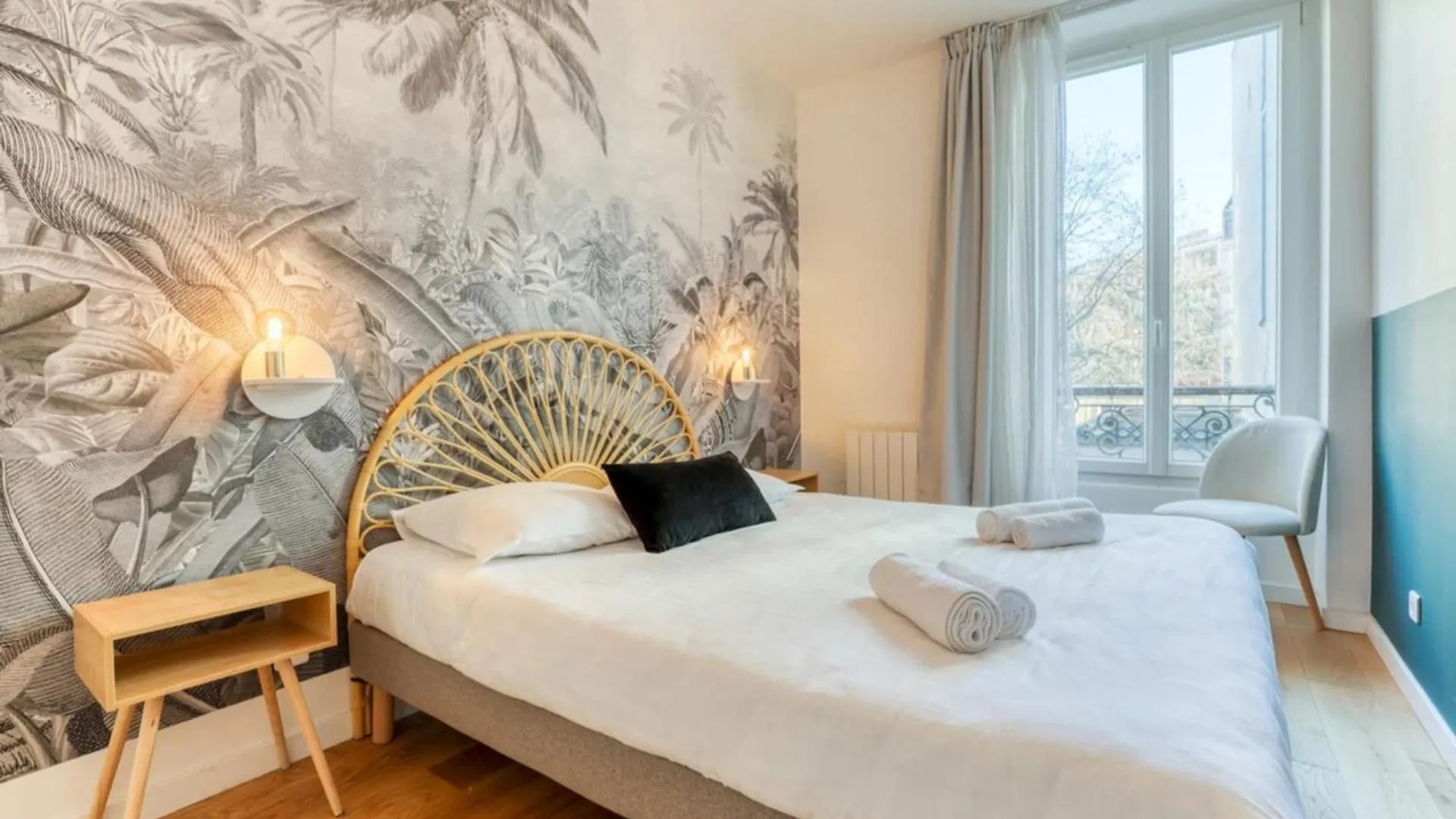 Pink Design 2Bdr Flat In The Heart Of Bastille Paris 0*,  França