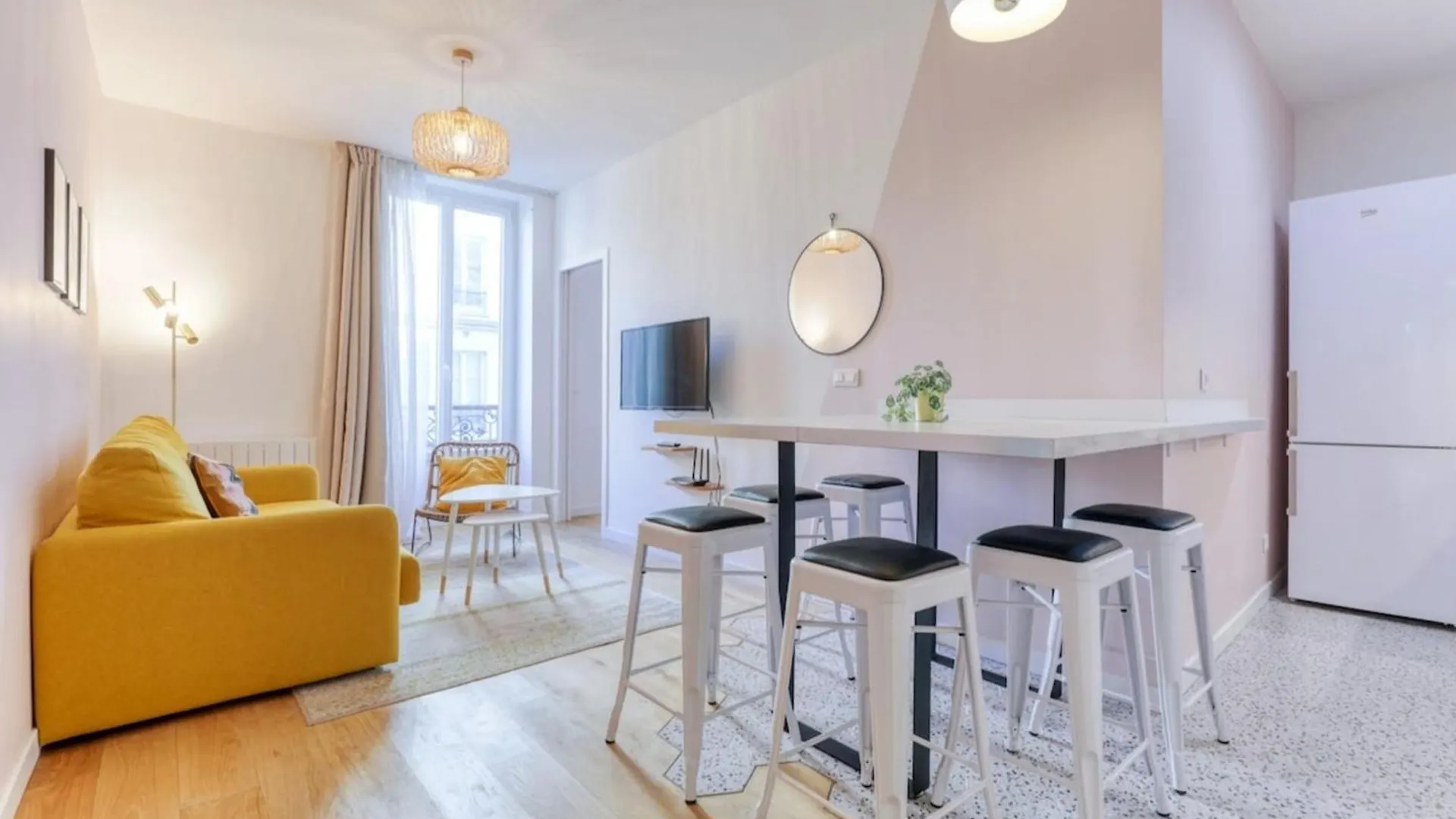 Pink Design 2Bdr Flat In The Heart Of Bastille Paris 0*,
