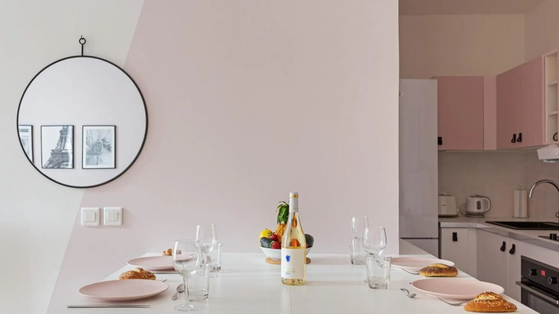 Pink Design 2Bdr Flat In The Heart Of Bastille 파리 프랑스